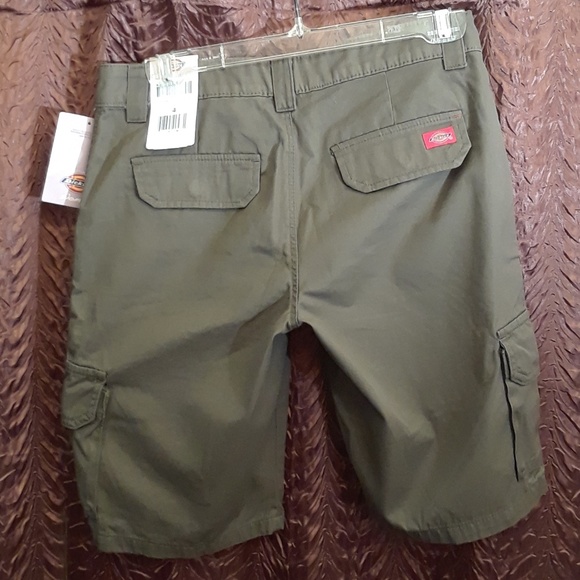 Cargo shorts - Picture 3 of 3